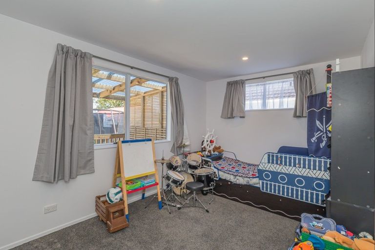 Photo of property in 51 Winchester Street, Levin, 5510