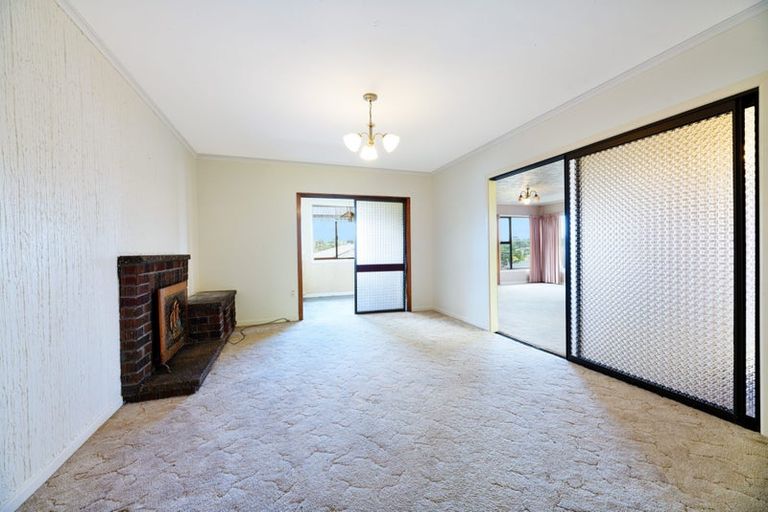 Photo of property in 56 Woodford Avenue, Henderson, Auckland, 0610