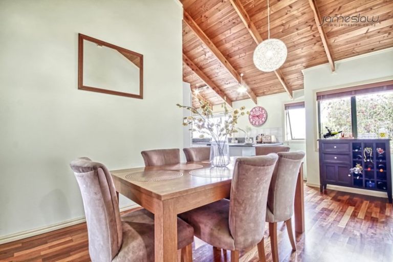 Photo of property in 39 Rhinevale Close, Henderson, Auckland, 0612