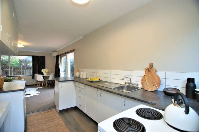 Photo of property in 2/9 Somme Street, St Albans, Christchurch, 8014