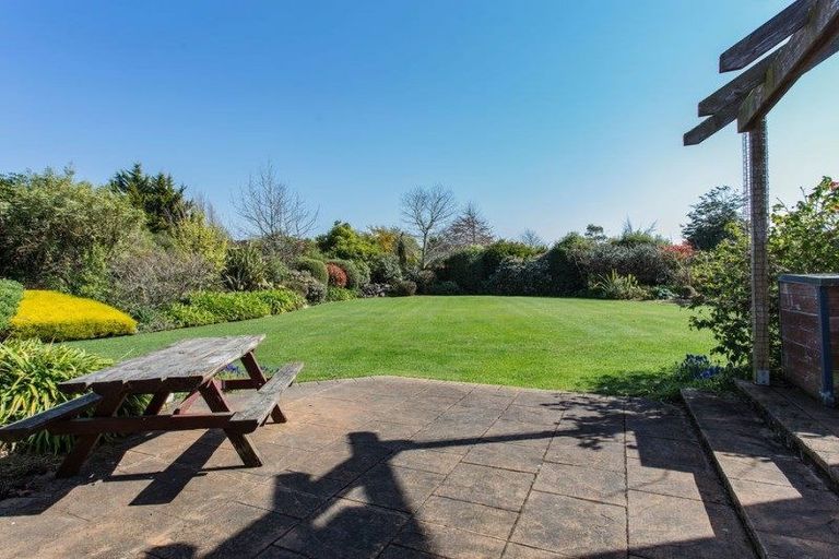 Photo of property in 11 Cedar Place, Amberley, 7410