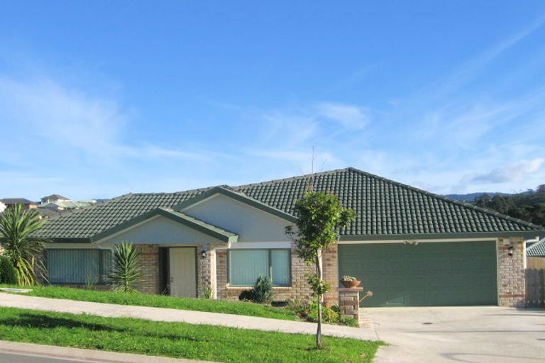 Photo of property in 13 Fleetwood Drive, Henderson, Auckland, 0612