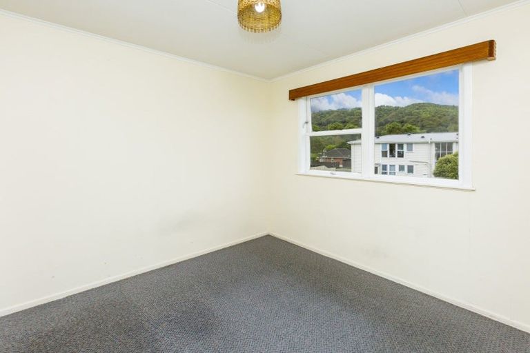 Photo of property in Shakespeare Flats, 8/48 Merton Street, Trentham, Upper Hutt, 5018