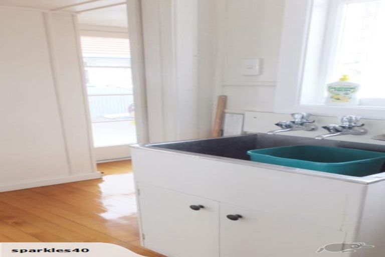 Photo of property in 22 Hargood Street, Woolston, Christchurch, 8062