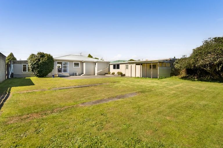 Photo of property in 382 South Road, Omata, New Plymouth, 4374