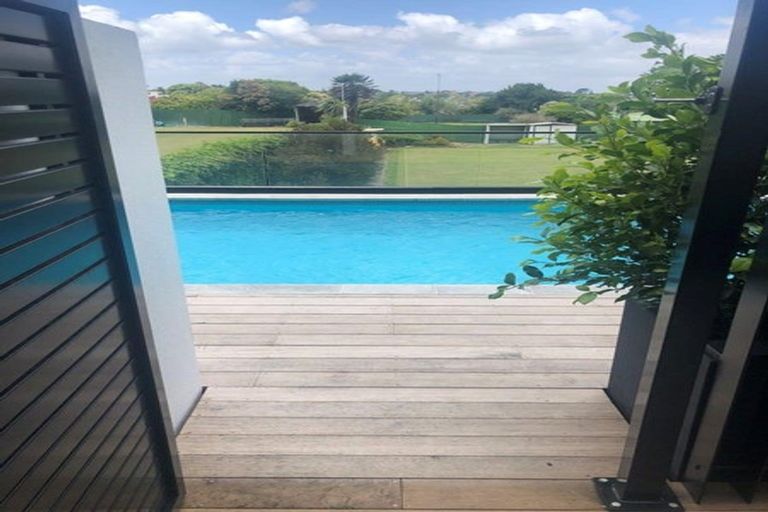 Photo of property in Frank Sargeson Apts, 6/74g Anzac Street, Takapuna, Auckland, 0622