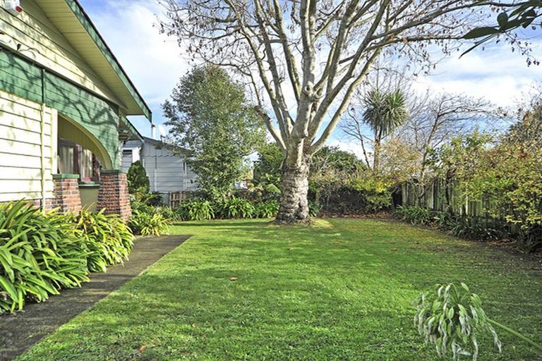 Photo of property in 21 Pencarrow Street, Highbury, Palmerston North, 4412