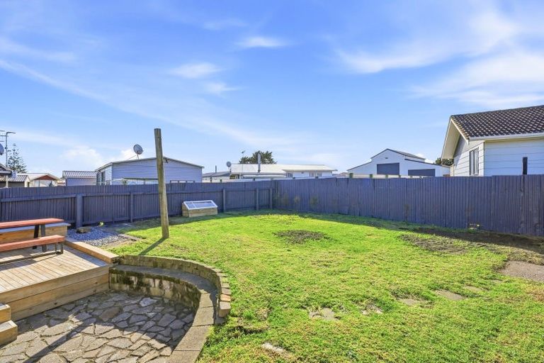 Photo of property in 60 Hinau Street, Castlecliff, Whanganui, 4501