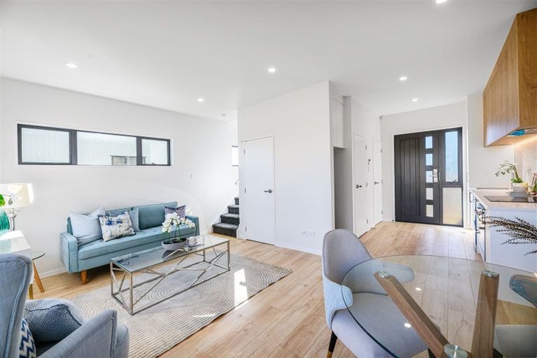 Photo of property in 1/6 Kereru Street, Henderson, Auckland, 0612