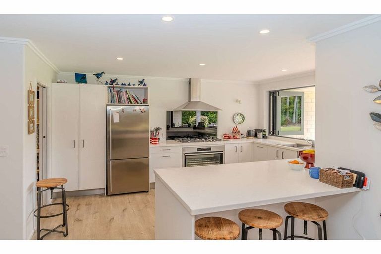 Photo of property in 37 Edkins Road, Kerikeri, 0230