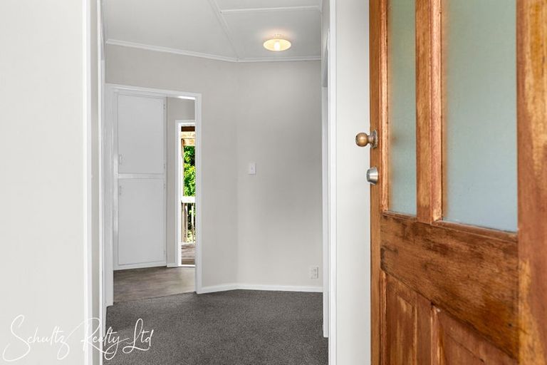 Photo of property in 15 Doctors Hill Road, Maungaturoto, 0520