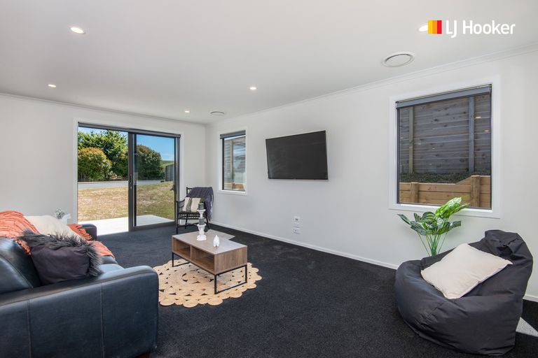 Photo of property in 42 Mcneil Street, Balclutha, 9230