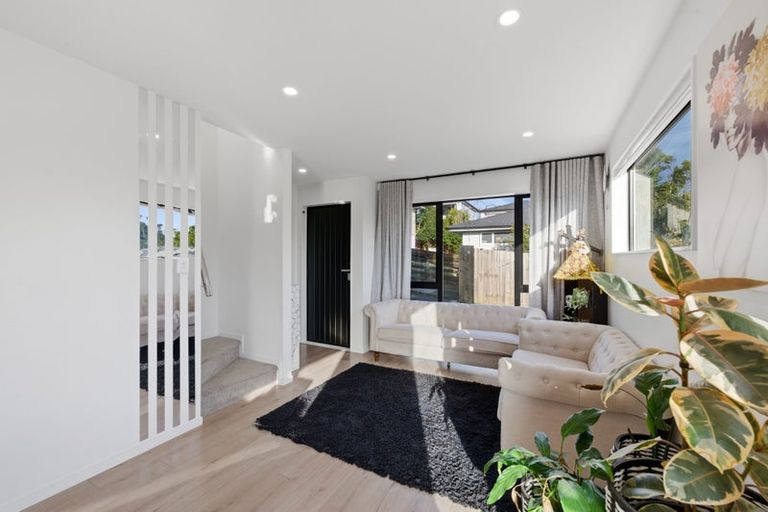 Photo of property in 70d Stanley Road, Glenfield, Auckland, 0629