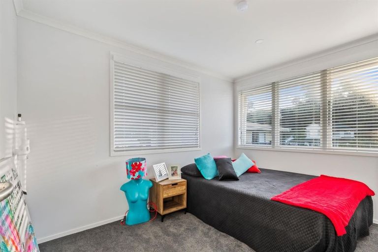 Photo of property in 3 Turei Road, Kawakawa Bay, Papakura, 2585