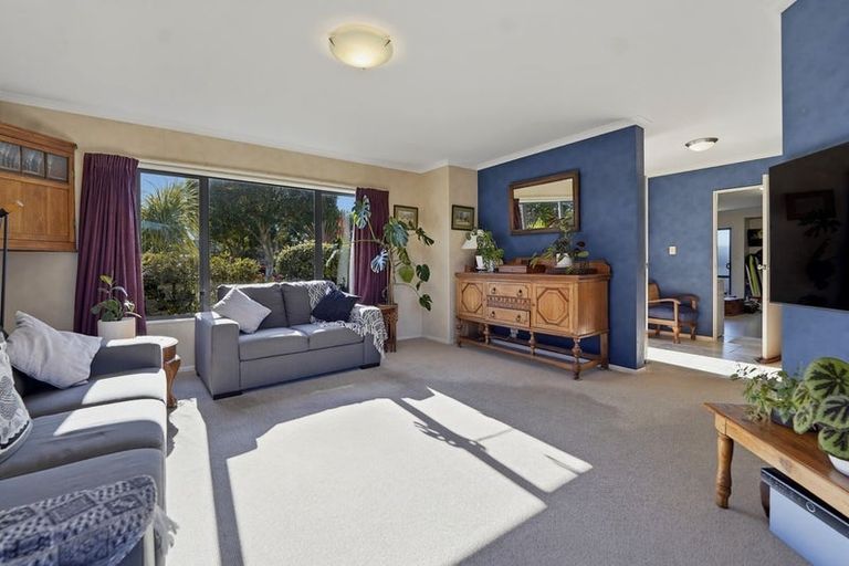 Photo of property in 40 Mcleod Place, Papamoa Beach, Papamoa, 3118