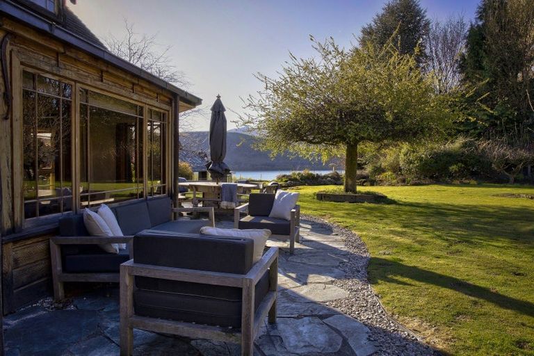 Photo of property in 11 Arrowtown-lake Hayes Road, Lake Hayes, Queenstown, 9371