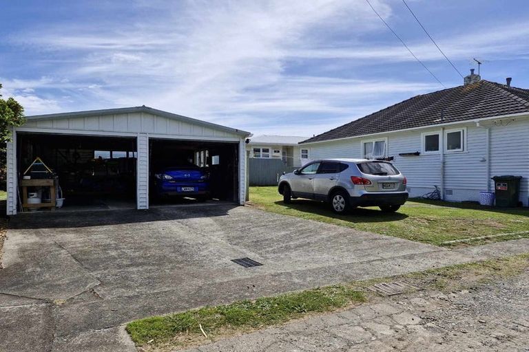 Photo of property in 14 Trafalgar Street, Westown, New Plymouth, 4310