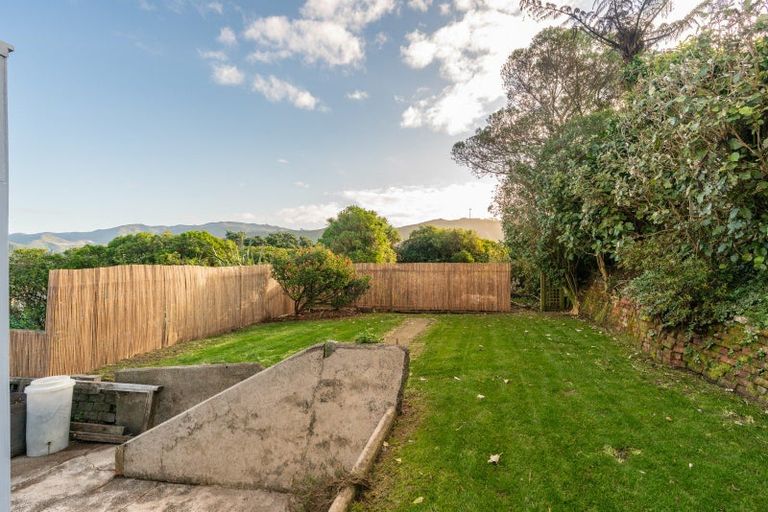 Photo of property in 44 Mills Road, Brooklyn, Wellington, 6021