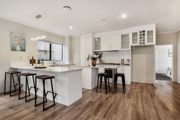 Photo of property in 11 Evelina Lane, Flat Bush, Auckland, 2019