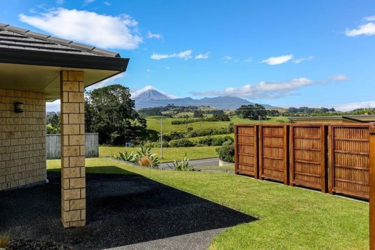 Photo of property in 3 Rotokare Crescent, Whalers Gate, New Plymouth, 4310