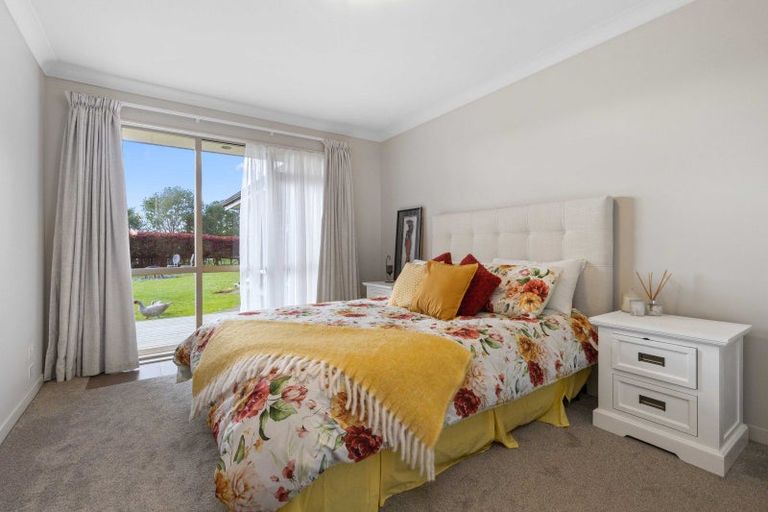 Photo of property in 21 Old Barn Road, Opaheke, Papakura, 2584