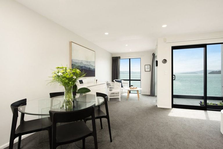 Photo of property in 4/148 Evans Bay Parade, Roseneath, Wellington, 6021