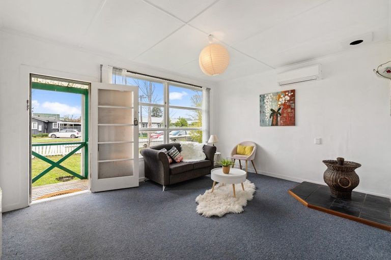 Photo of property in 1b Farnworth Avenue, Holdens Bay, Rotorua, 3010