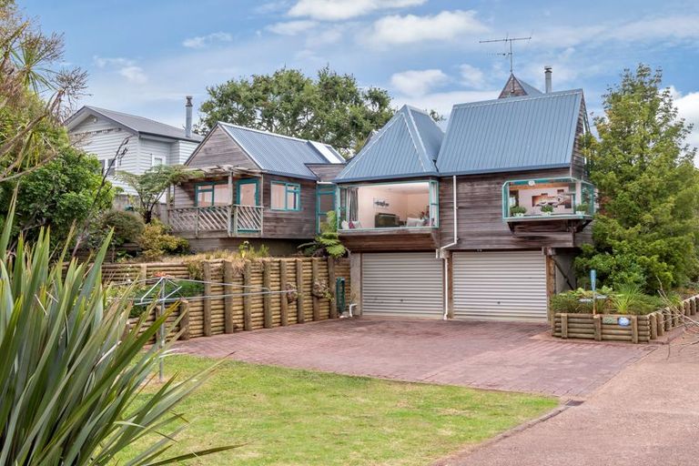 Photo of property in 60c Beach Road, Mellons Bay, Auckland, 2014