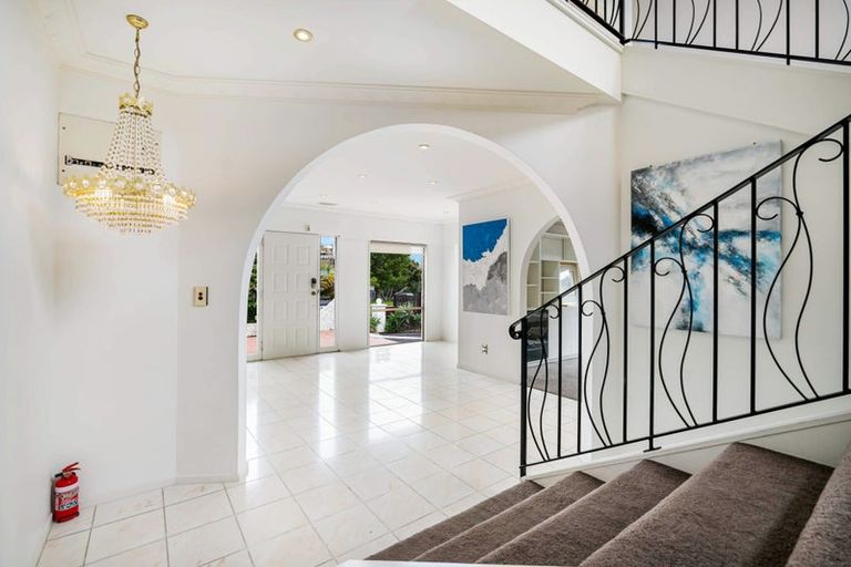 Photo of property in 140 Fisher Parade, Farm Cove, Auckland, 2012