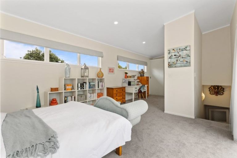 Photo of property in 37 Seaton Road, Murrays Bay, Auckland, 0630