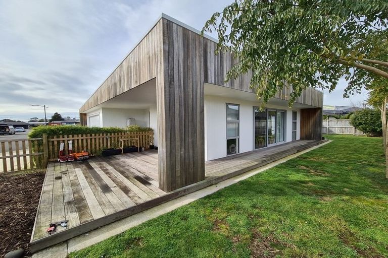 Photo of property in 1 Harry Way, Upper Vogeltown, New Plymouth, 4310