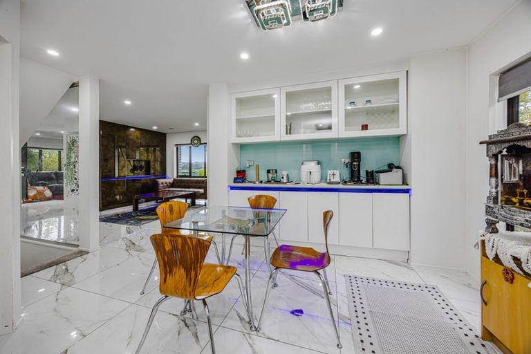 Photo of property in 276a Sturges Road, Henderson, Auckland, 0612