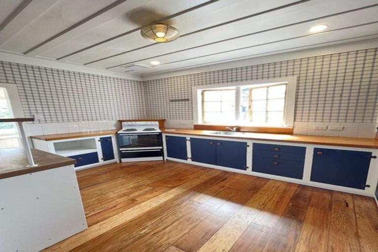 Photo of property in 1/2 Onslow Road, Papakura, 2110