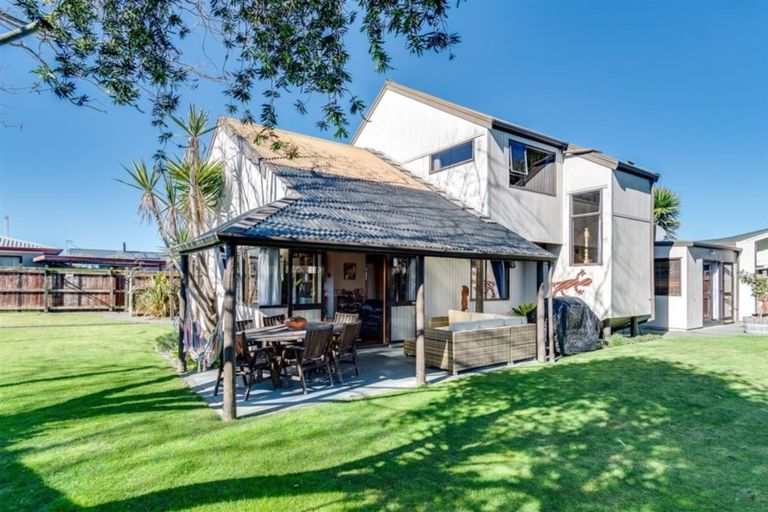 Photo of property in 16 Cormack Place, Greenmeadows, Napier, 4112