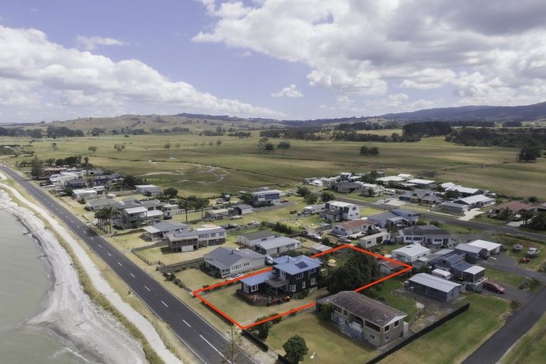 Photo of property in 897 East Coast Road, Kaiaua, Pokeno, 2473