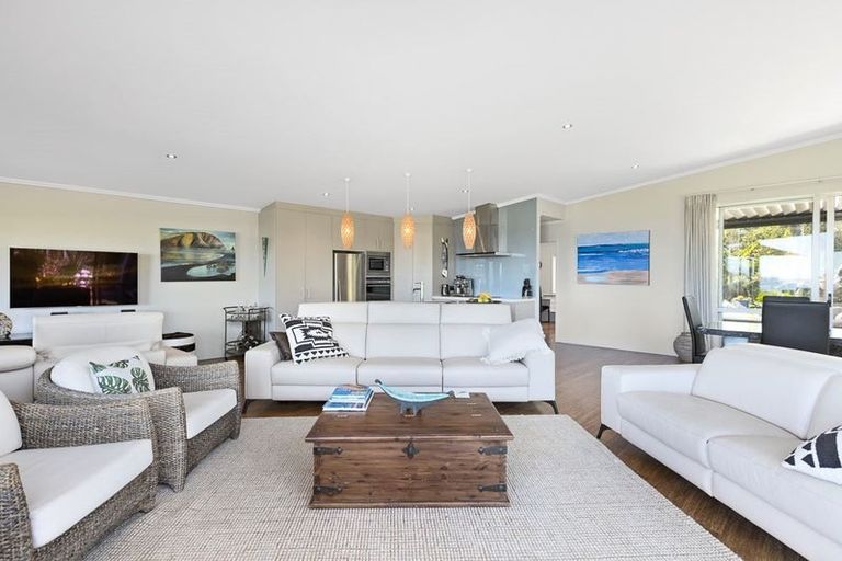 Photo of property in 32 Arabella Lane, Snells Beach, 0920