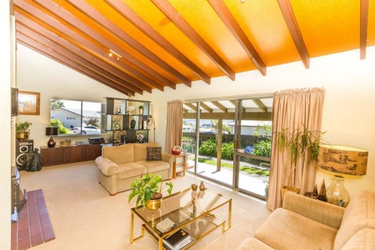 Photo of property in 464 Warspite Avenue, Ascot Park, Porirua, 5024