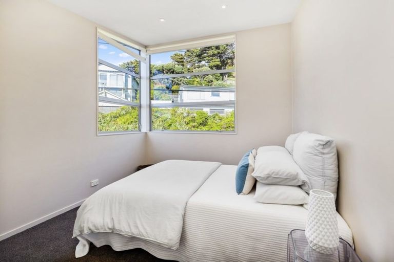 Photo of property in 32 Mantell Street, Seatoun, Wellington, 6022