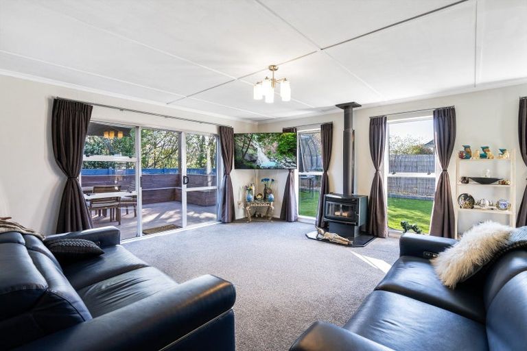 Photo of property in 11 Matai Place, Hawera, 4610