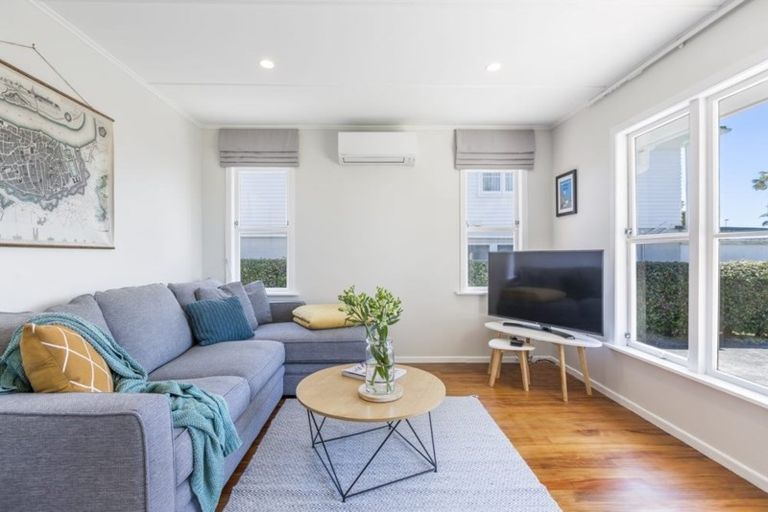 Photo of property in 787 Te Atatu Road, Te Atatu Peninsula, Auckland, 0610