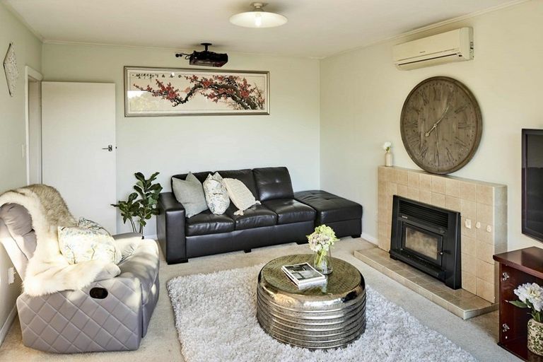 Photo of property in 5 Te Pari Pari Road, Pukerua Bay, 5026