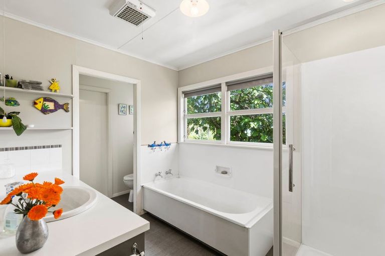 Photo of property in 11 Weka Road, Tasman, Upper Moutere, 7175