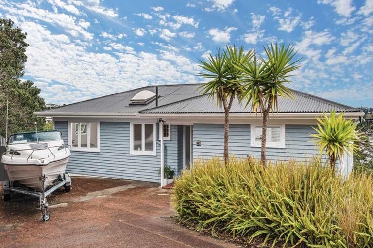 Photo of property in 143 Browns Bay Road, Browns Bay, Auckland, 0630
