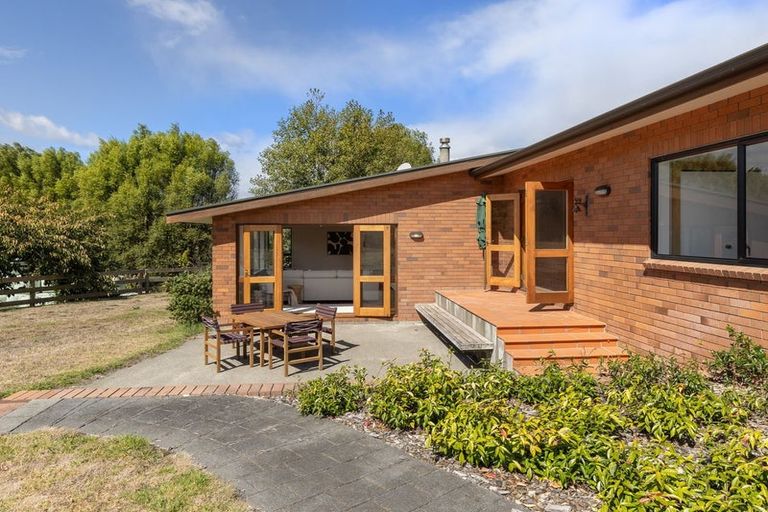 Photo of property in 630 Muhunoa Road West, Ohau, Levin, 5570