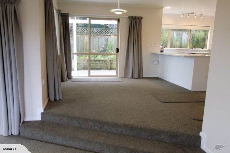 Photo of property in 21 Redfern Lane, Glenfield, Auckland, 0629