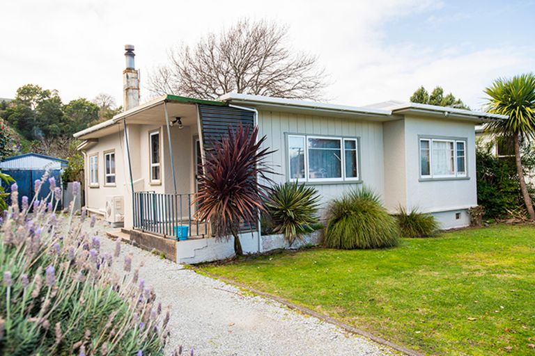 Photo of property in 27 Perry Street, Mangapapa, Gisborne, 4010