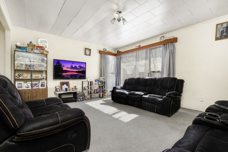 Photo of property in 16 Wenlock Place, Manurewa, Auckland, 2102