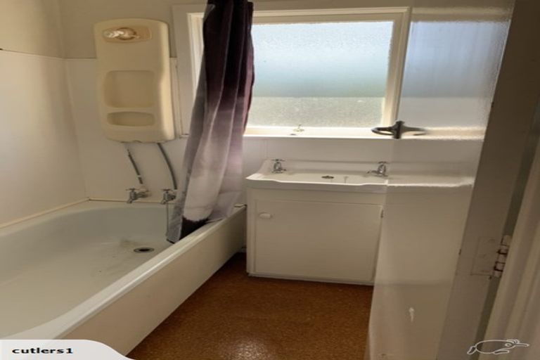 Photo of property in 2/44 Lake Road, Narrow Neck, Auckland, 0624