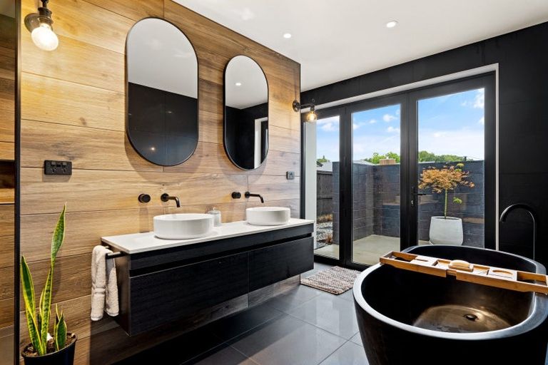 Photo of property in 11 Three Kings Court, Outram, 9019