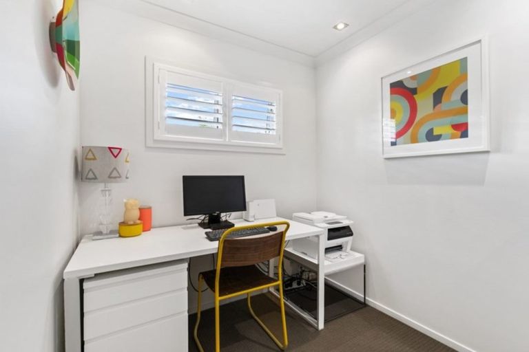 Photo of property in 59a Churchouse Road, Greenhithe, Auckland, 0632
